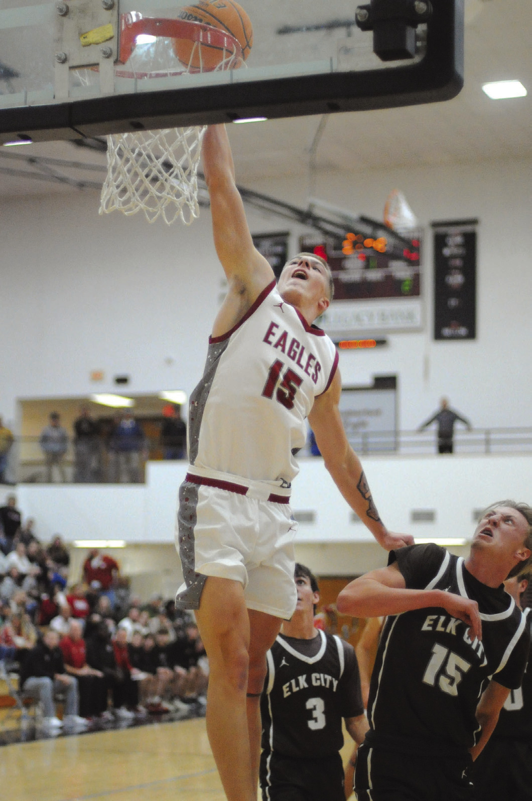 Nate Reherman goes up for a dunk in the first half of Weatherford’s win against Elk City Friday. Josh Burton/WDN