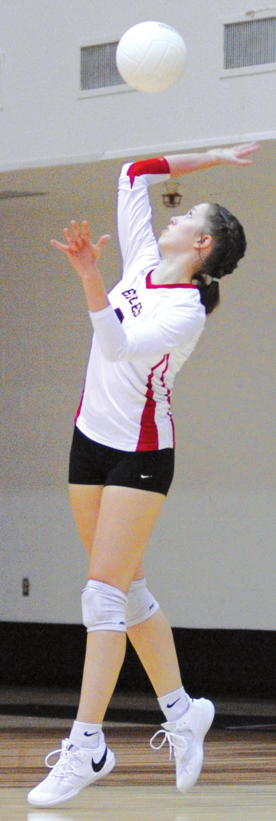 Josh Burton/WDN Lakin Green serves during Weatherford’s game at home against Newcastle this past week.