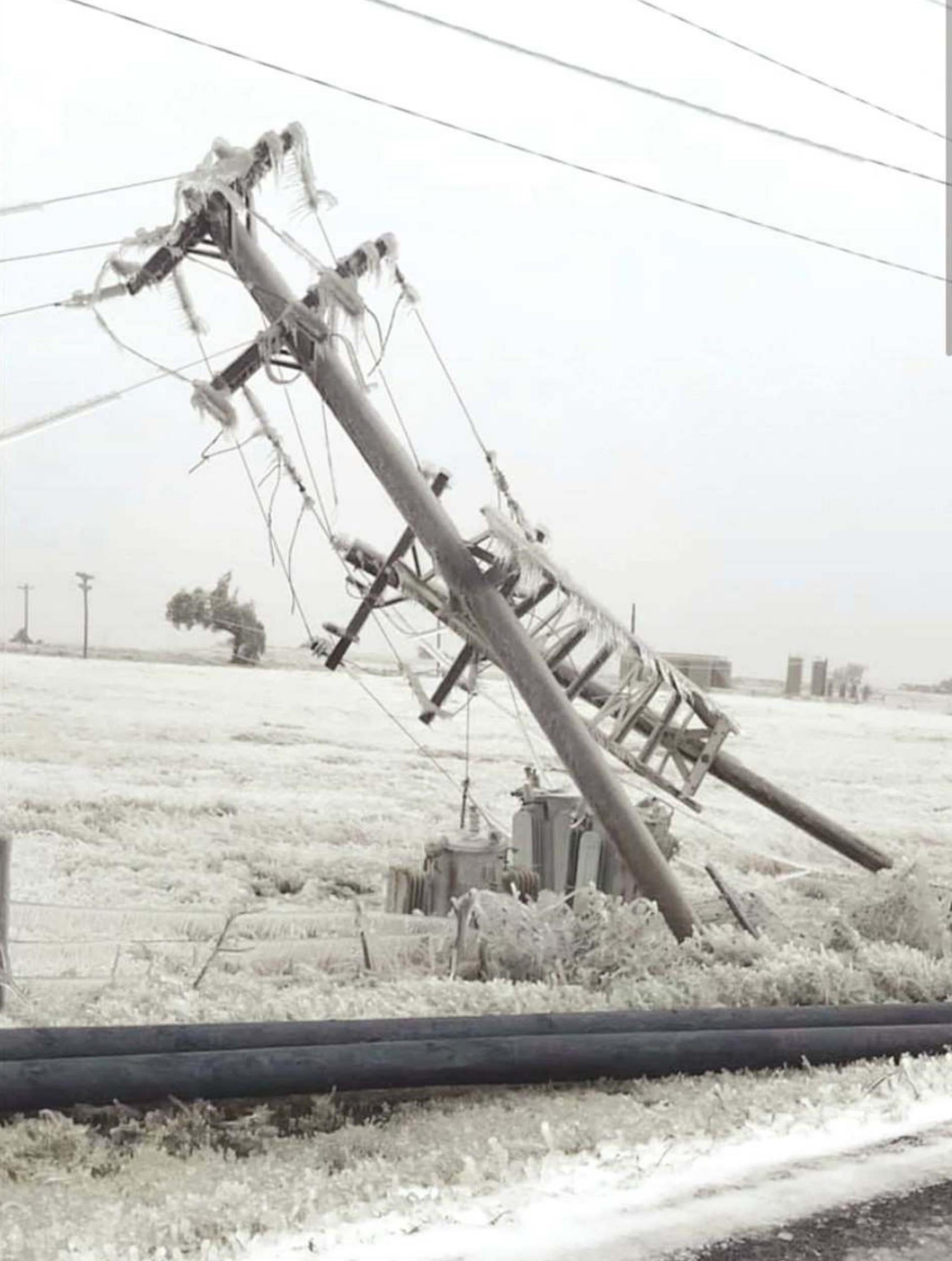 This picture shows power lines from El Reno to Weatherford which were destroyed by ice. Provided