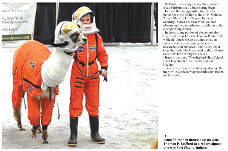 Student wins class dressed as astronaut
