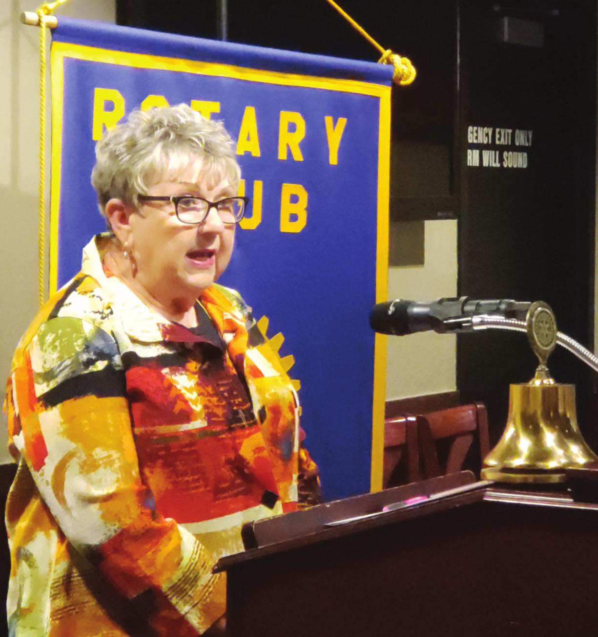 Heartland of America Museum Campaign Director Linda White reveals plans to create a veterans memorial during Wednesday’s Rotary Club meeting. Leanna Cook/WDN